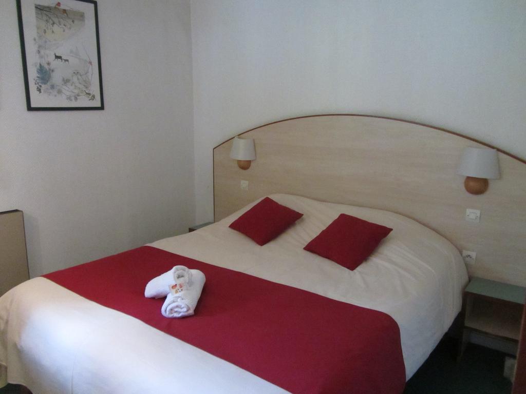 VVF Villages   Les Volcans d'Auvergne   Parent Chambre photo