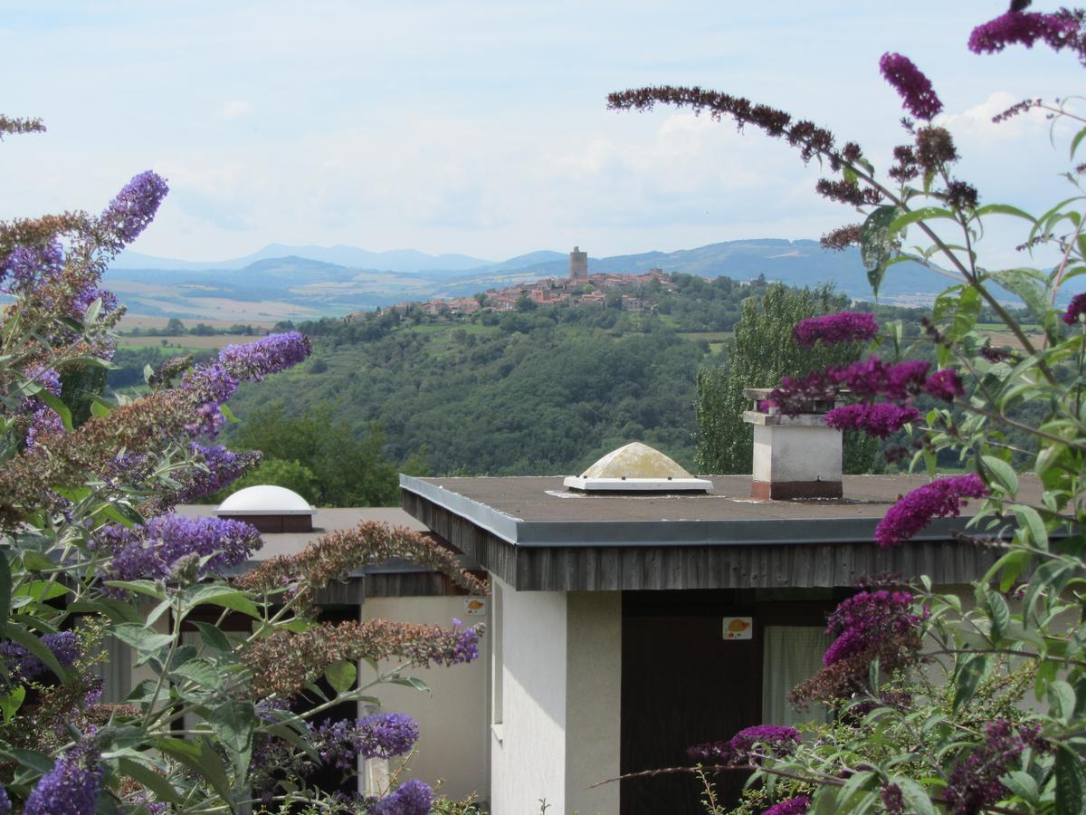 VVF Villages   Les Volcans d'Auvergne   Parent Extérieur photo