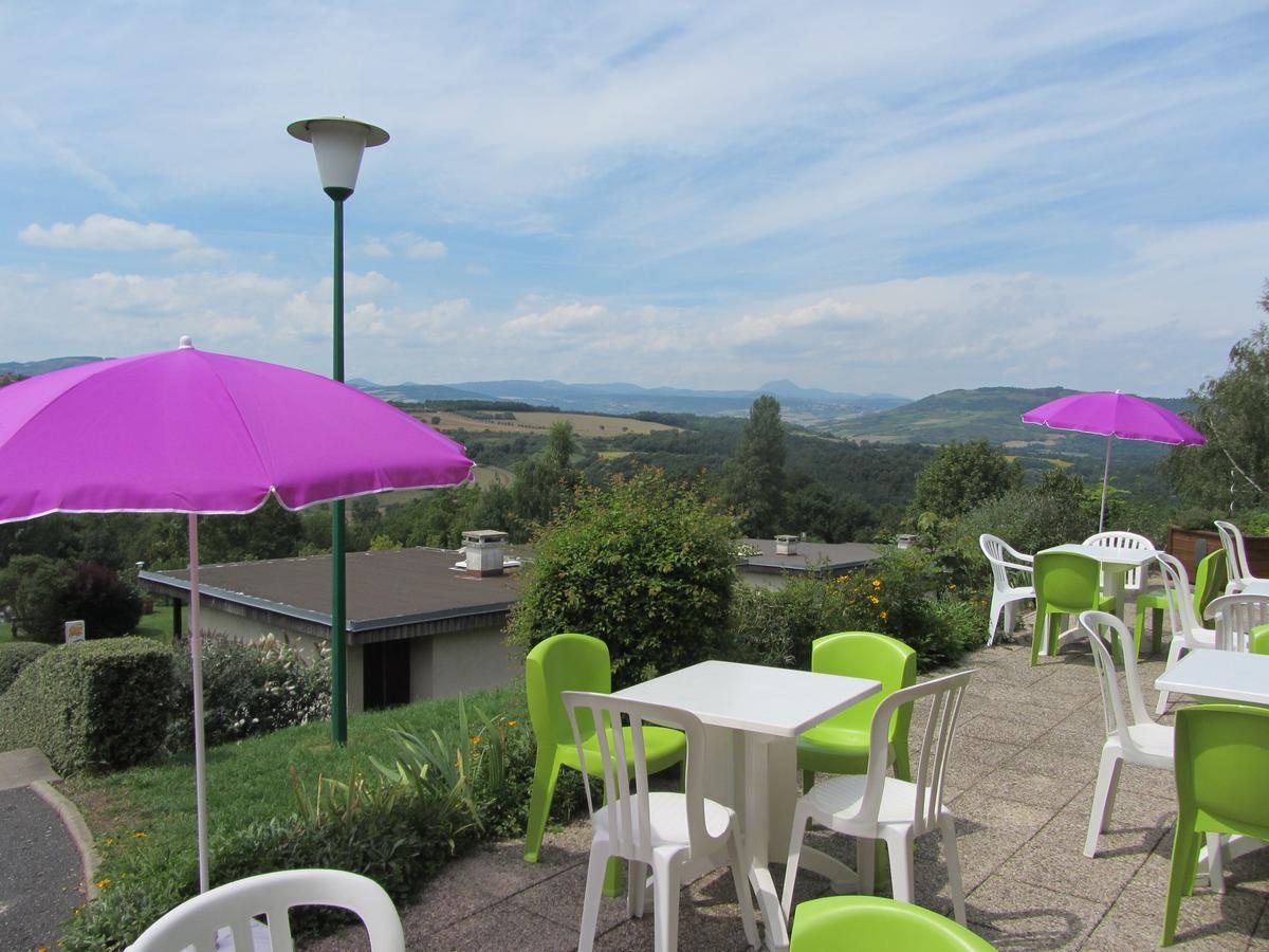 VVF Villages   Les Volcans d'Auvergne   Parent Extérieur photo