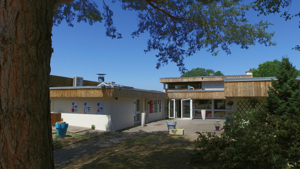 VVF Villages   Les Volcans d'Auvergne   Parent Extérieur photo